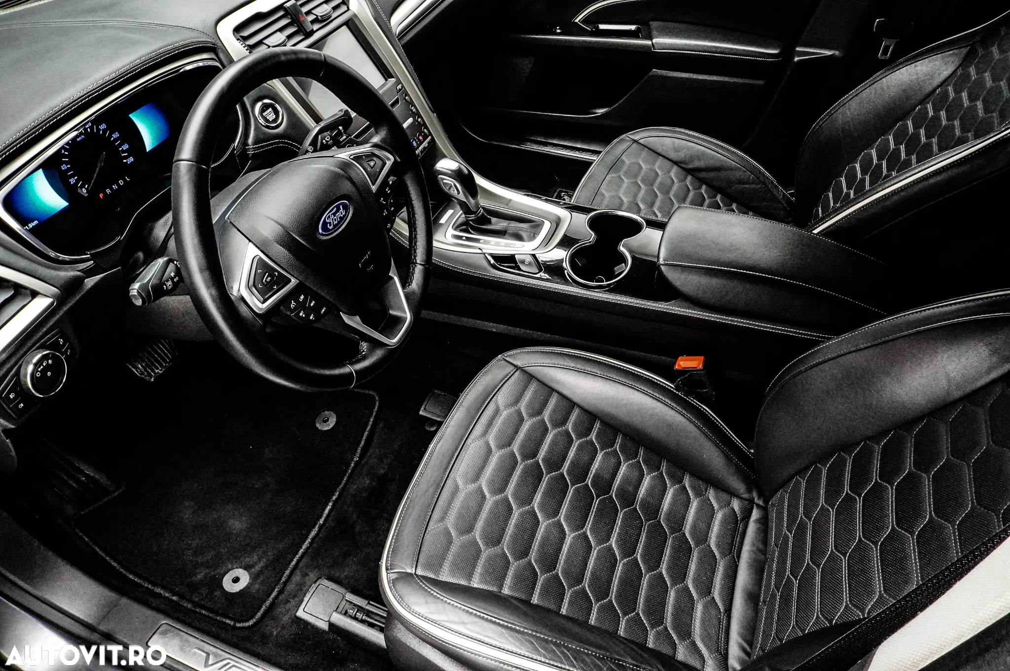 Ford Mondeo Vignale 2.0 Hybrid - 12