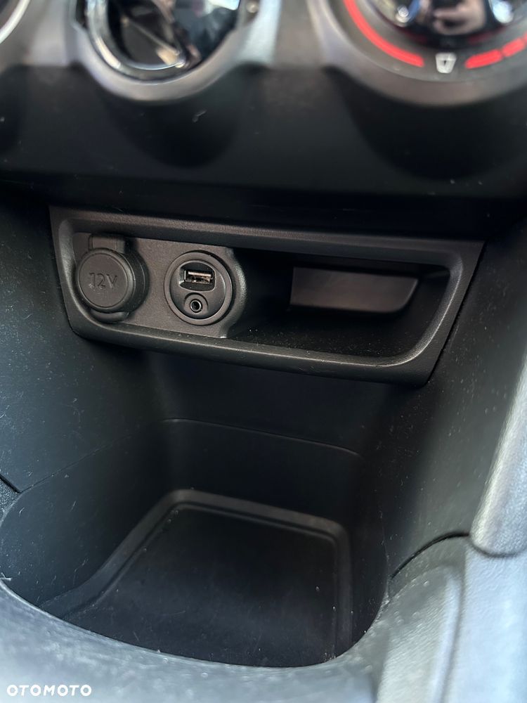 Peugeot 208 1.2 PureTech Active - 12
