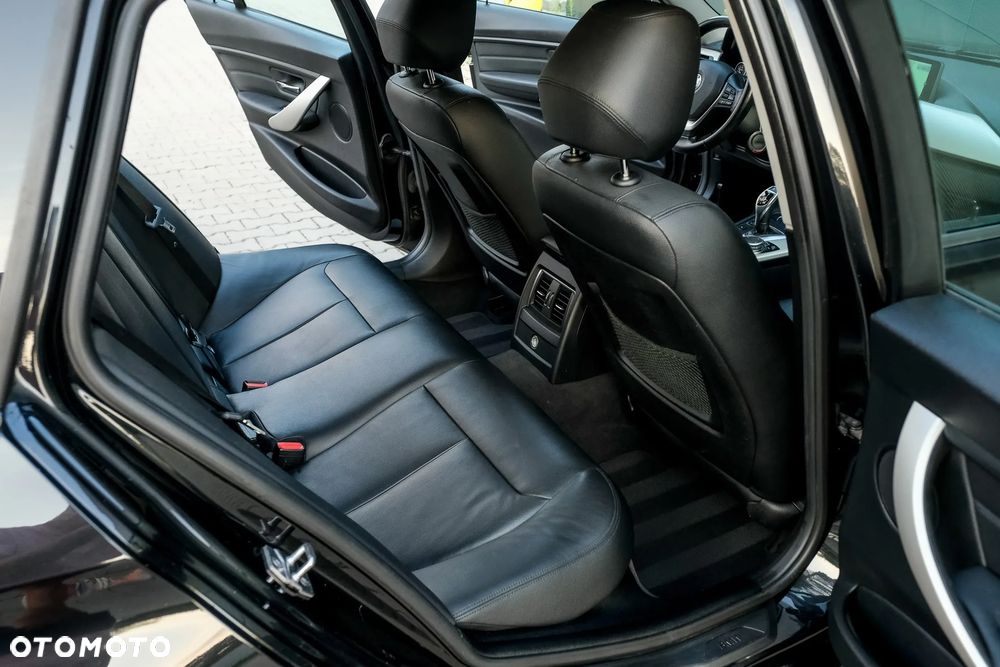 BMW Seria 3 320d Sport Line - 21
