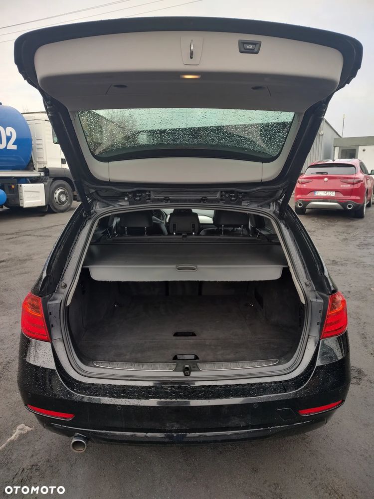 BMW Seria 3 318d Sport Line - 15