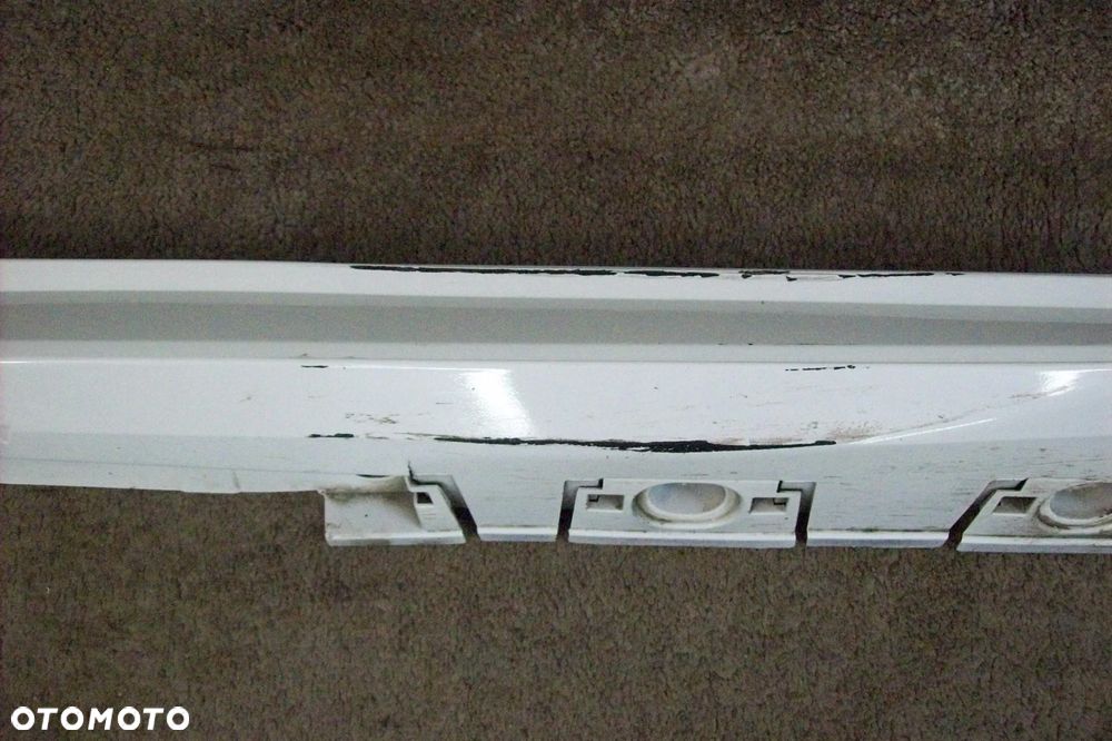 LISTWA PROGOWA PRAWA TOYOTA COROLLA E-21/HB - 3
