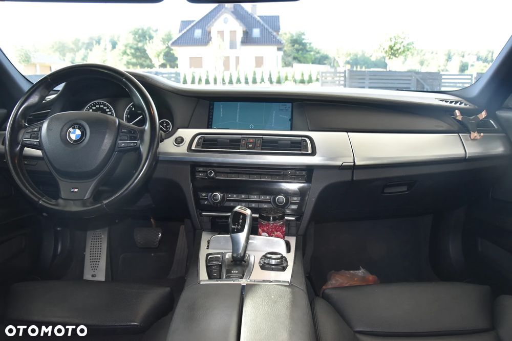 BMW Seria 7 740d - 12