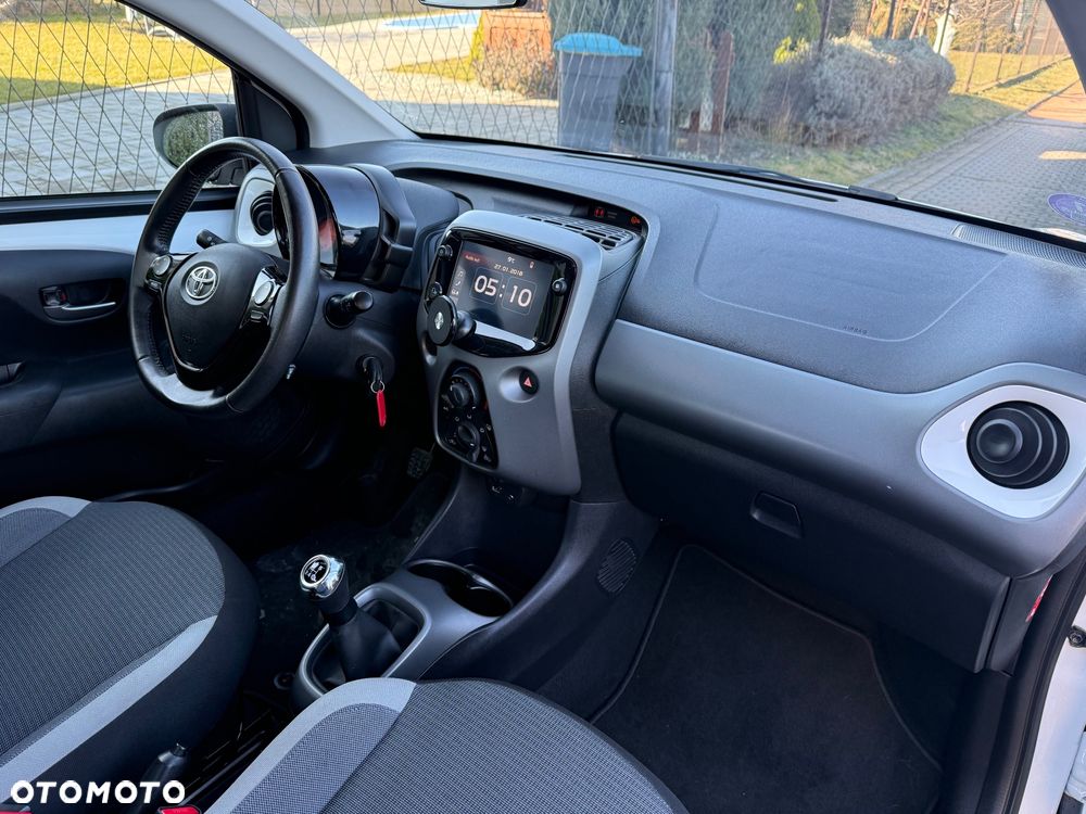 Toyota Aygo x-play connect - 5
