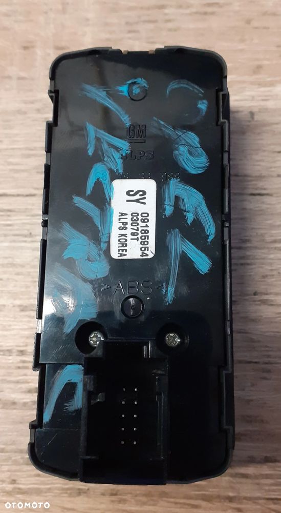 PANEL STEROWANIA PRZEŁĄCZNIK SZYB DRZWI KIEROWCY OPEL VECTRA C - 2