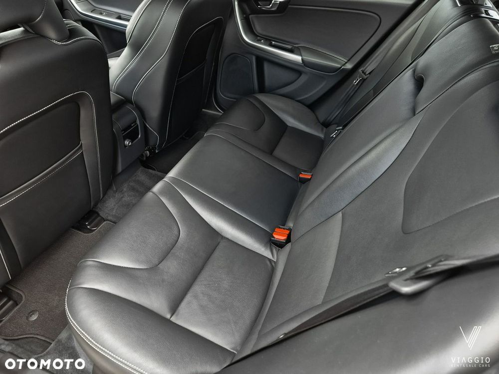 Volvo V60 D3 Momentum - 17