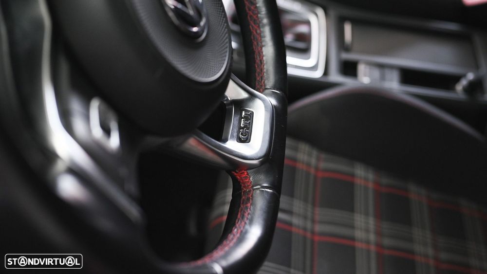 VW Golf 2.0 TSI GTI DSG Performance - 60