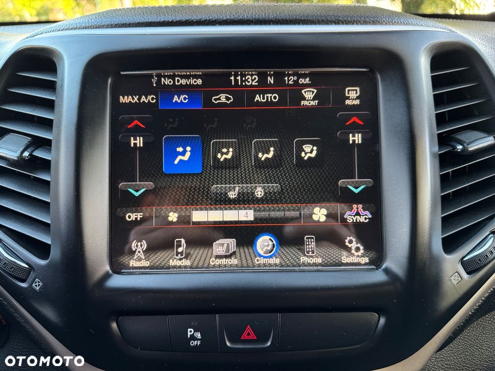 Jeep Cherokee - 13