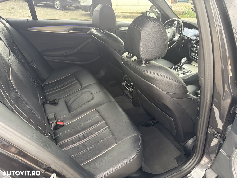 BMW 5 Series 2022 photo 2