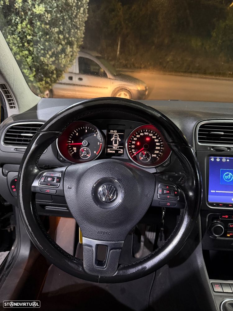 VW Golf 2.0 TDi Confortline - 9