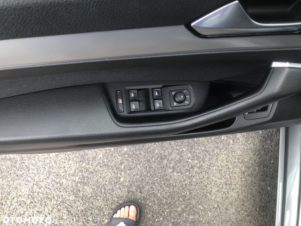 Volkswagen Passat Variant 1.6 TDI (BlueMotion Technology) Comfortline - 24