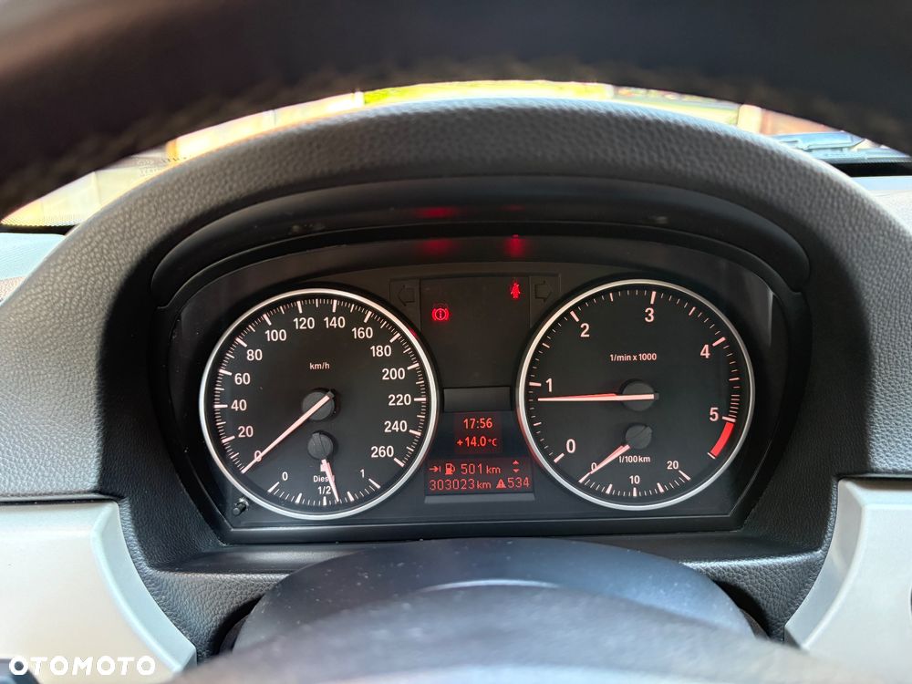 BMW Seria 3 320d xDrive - 9