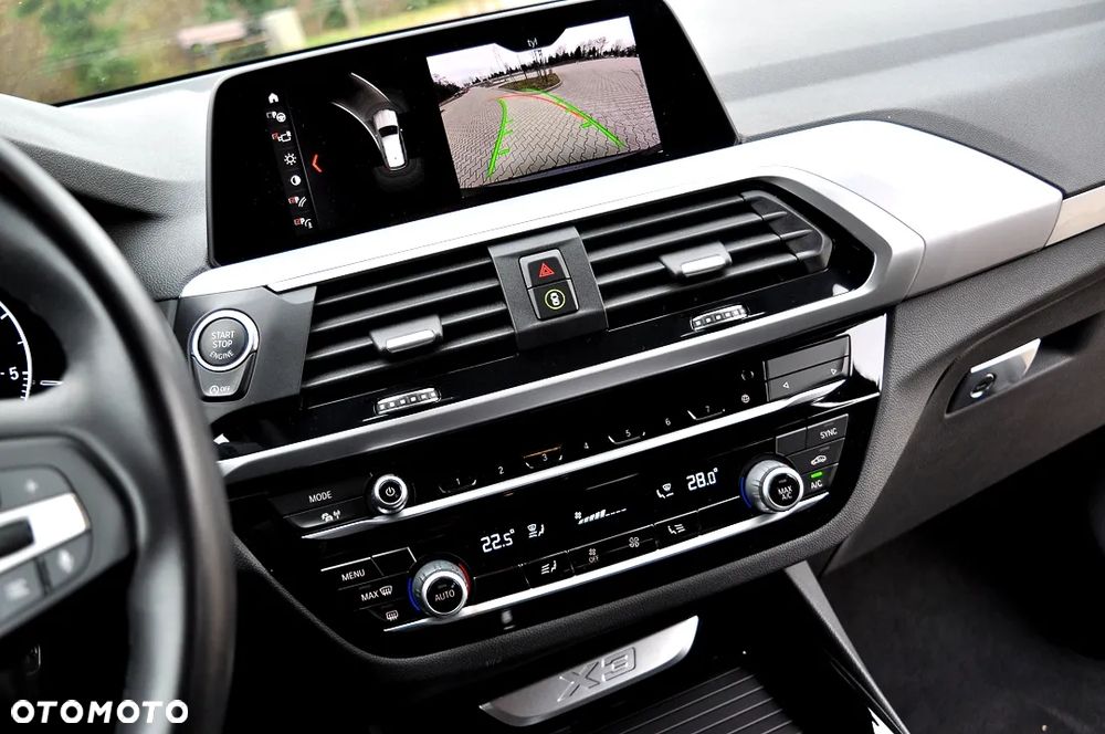 BMW X3 sDrive18d Business Edition - 29
