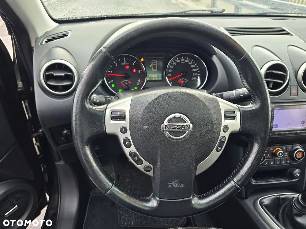 Nissan Qashqai 2.0 dCi 4x4 Tekna Premium - 23