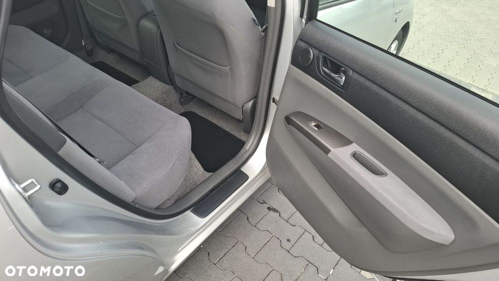Toyota Prius 1.5 VVT-i Sol - 12