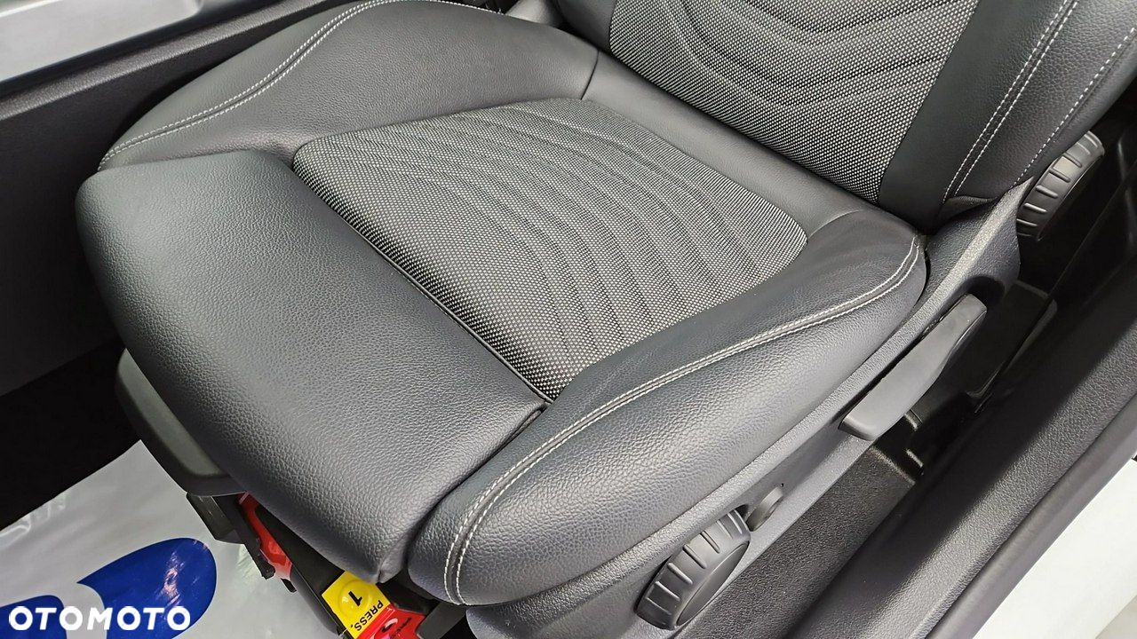 Mercedes-Benz GLB 200 d Progressive 8G-DCT - 12