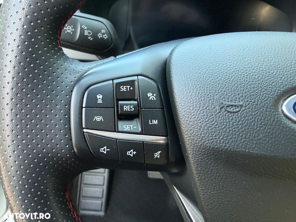 Ford Kuga 2.5 Duratec FHEV ST-LINE - 34