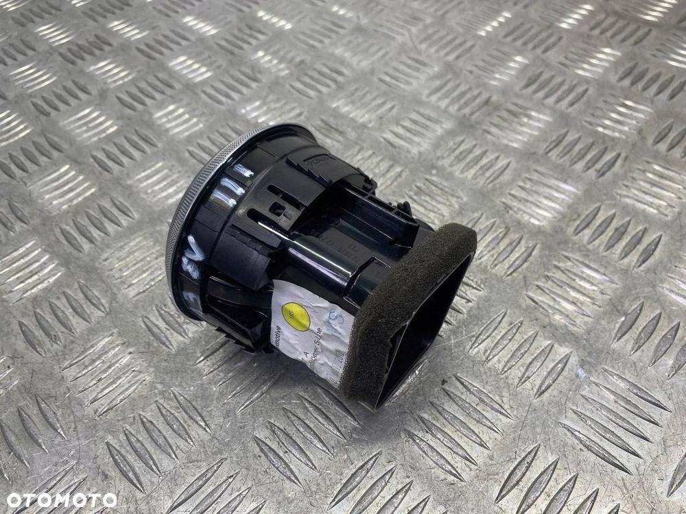 KRATKA NAWIEWU DESKI KONSOLI PRZEDNIA PRZÓD AUDI A3 8V S LINE 8V0820901A - 8
