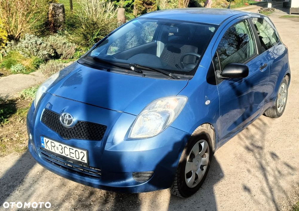 Toyota Yaris 1.0 Luna A/C - 2