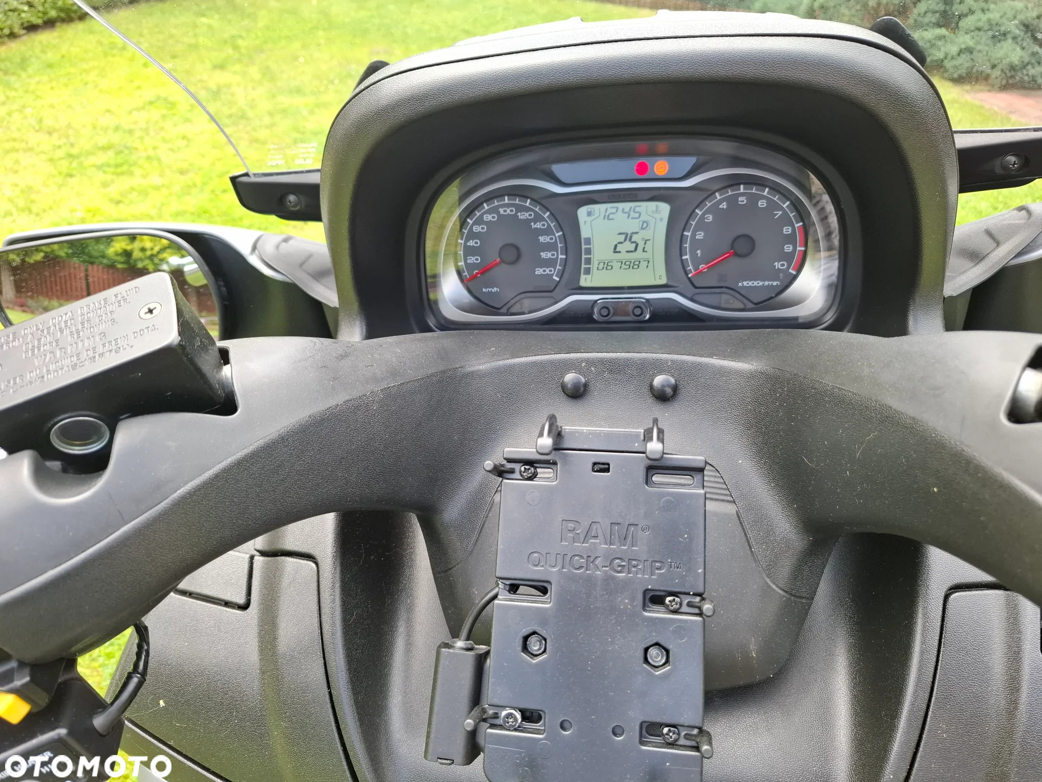 Suzuki Burgman - 10