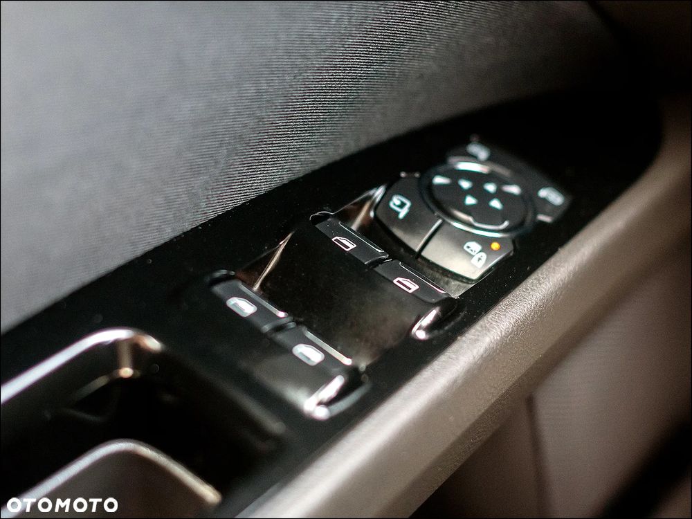 Ford Mondeo - 32