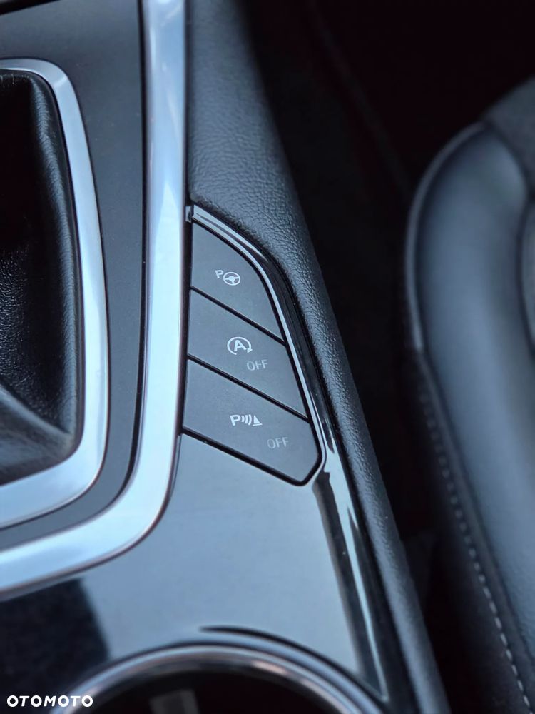 Ford S-Max 2.0 EcoBoost Titanium - 20
