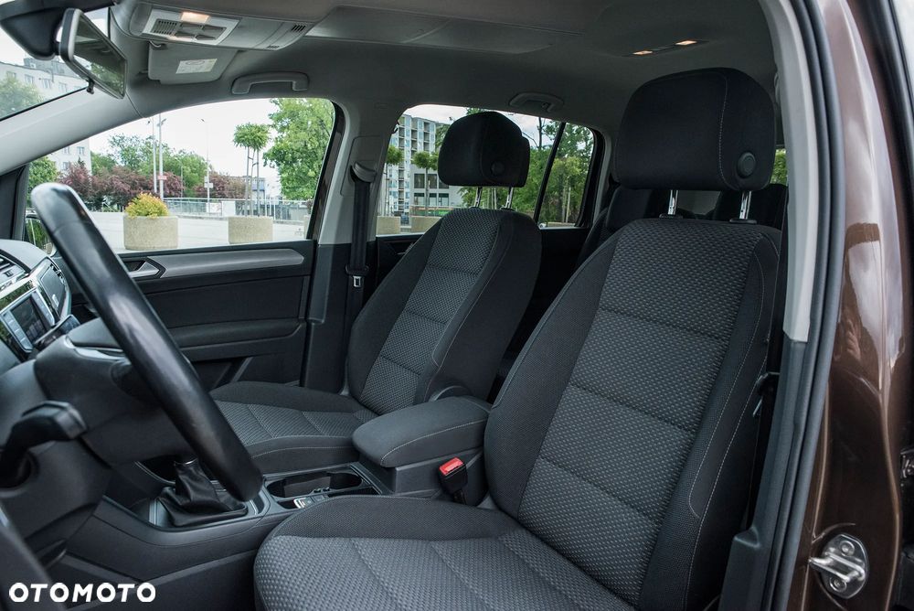 Volkswagen Touran - 15