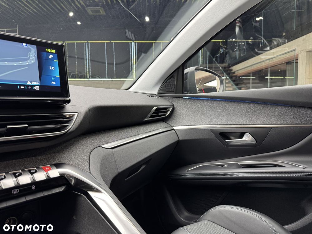 Peugeot 3008 1.6 PureTech Hybrid PHEV Allure S&S EAT8 - 29