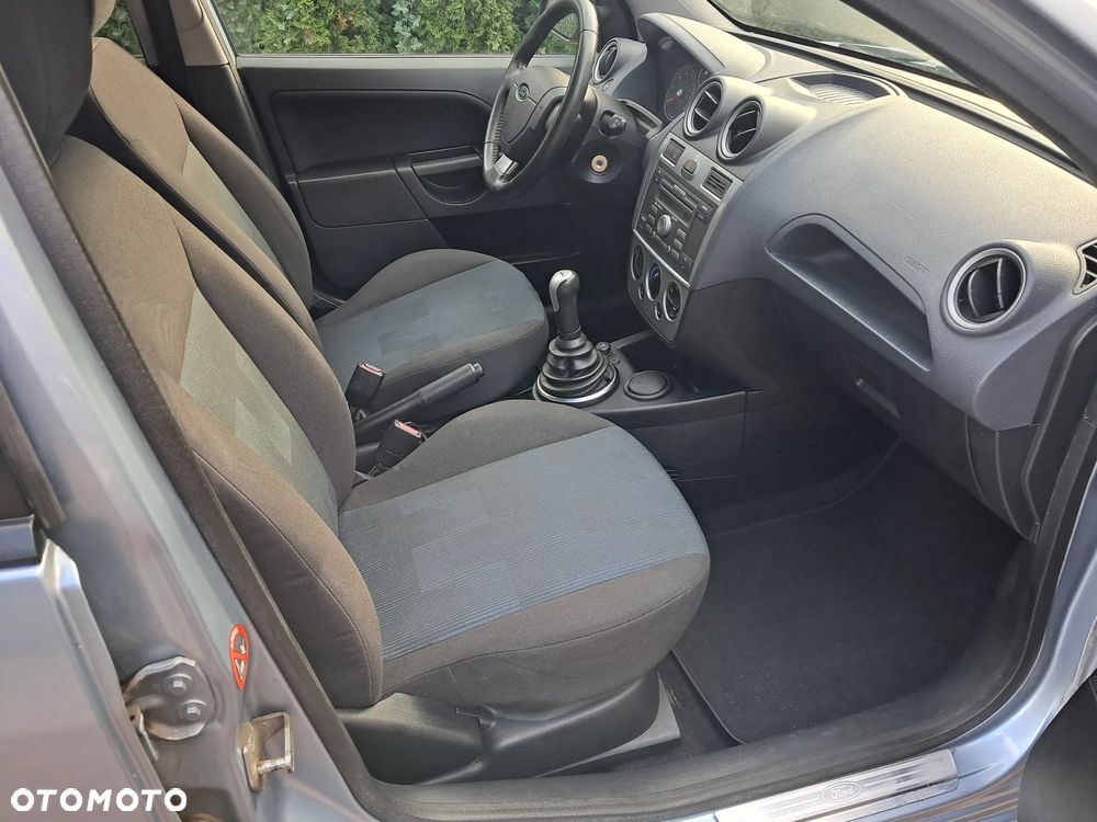 Ford Fiesta - 9