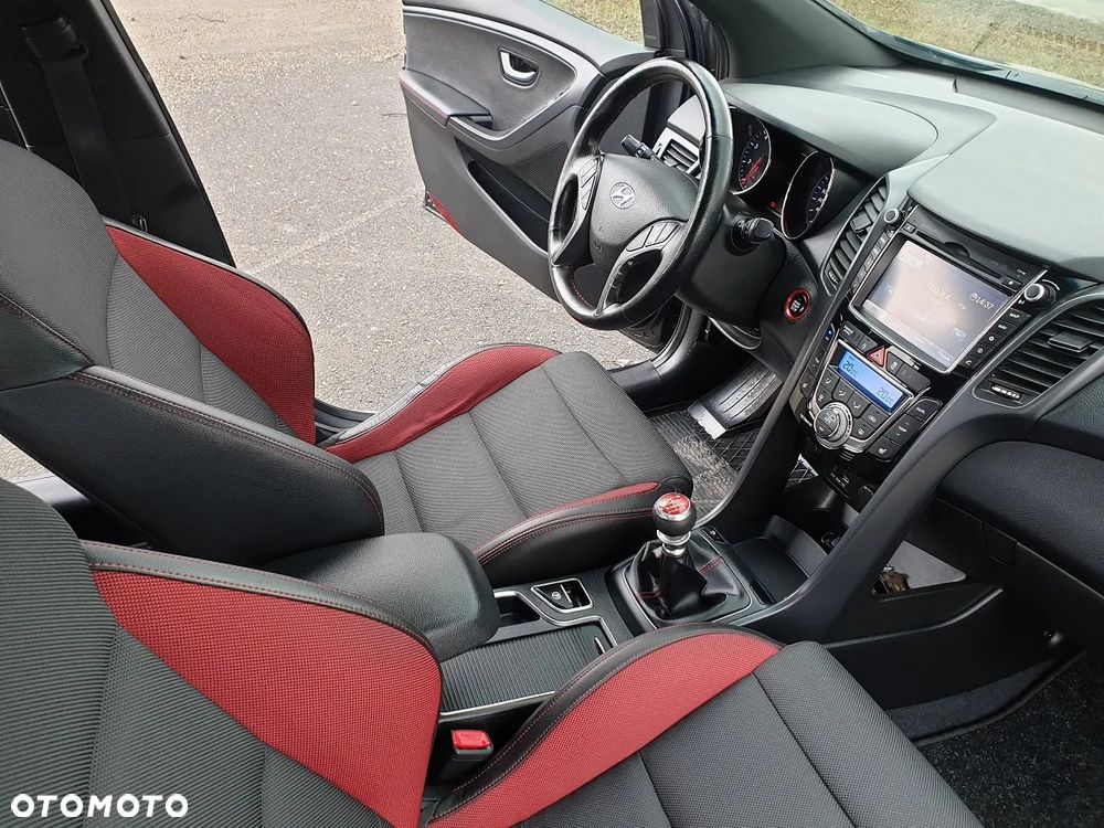 Hyundai i30 1.6 T GDI Turbo - 32