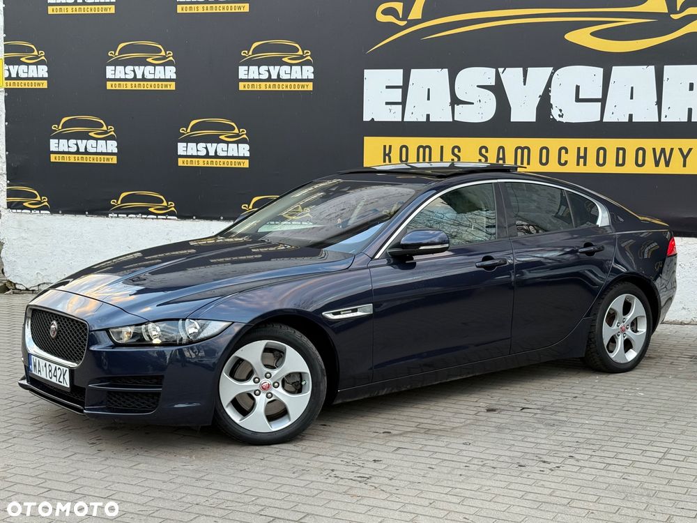 Jaguar XE 2.0 T R-Sport - 8