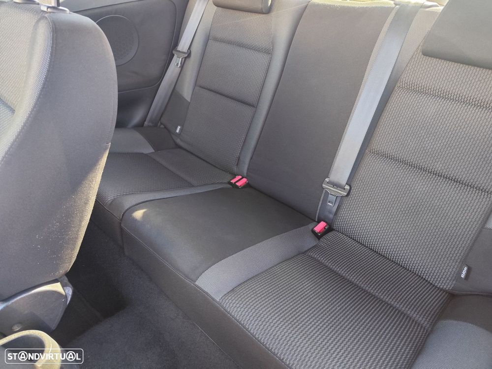 Peugeot 207 1.4 16V Trendy - 16