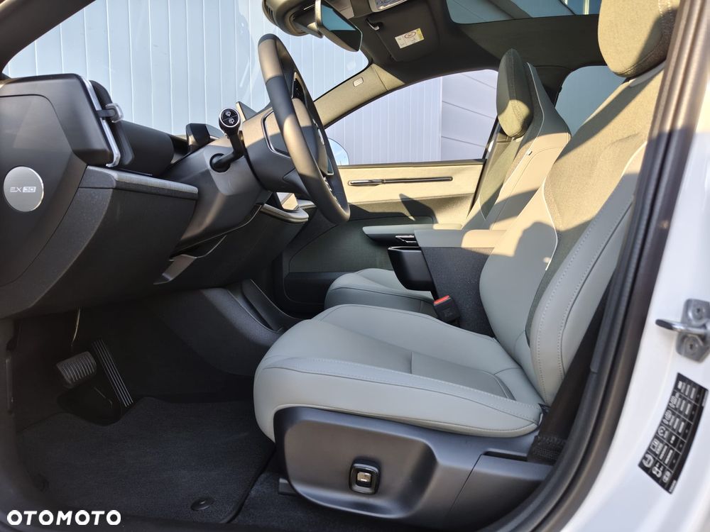 Volvo EX30 69kWh Twin Motor Ultra Black Edition - 2