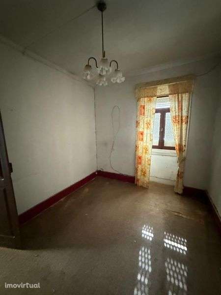 Moradia Térrea para restauro- Beiriz - Grande imagem: 3/4