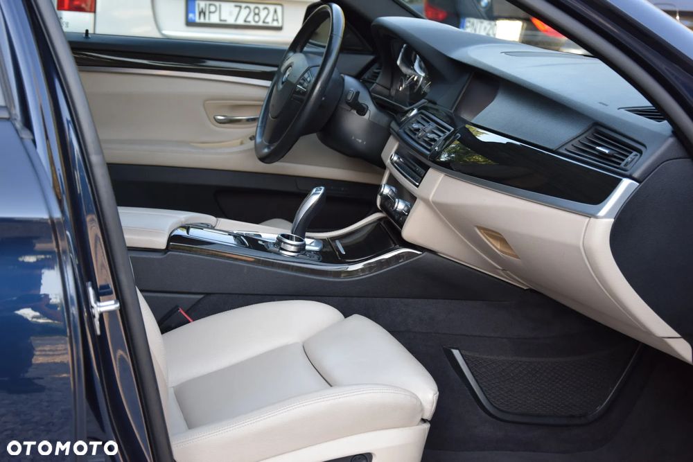 BMW Seria 5 535i Sport-Aut - 19