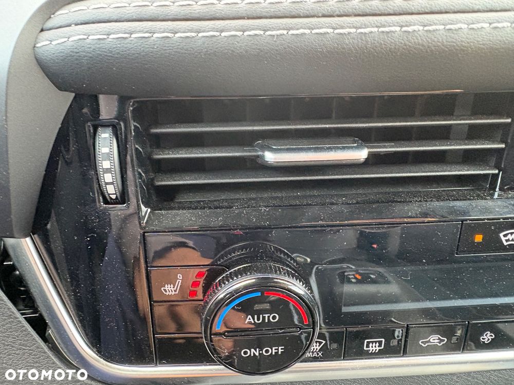 Nissan Qashqai 1.3 DIG-T MHEV Premiere Edition Xtronic - 34
