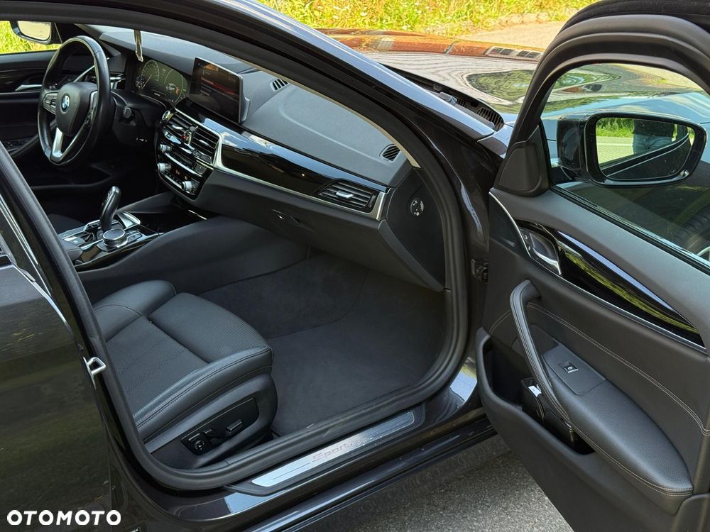 BMW Seria 5 530i Sport Line - 22