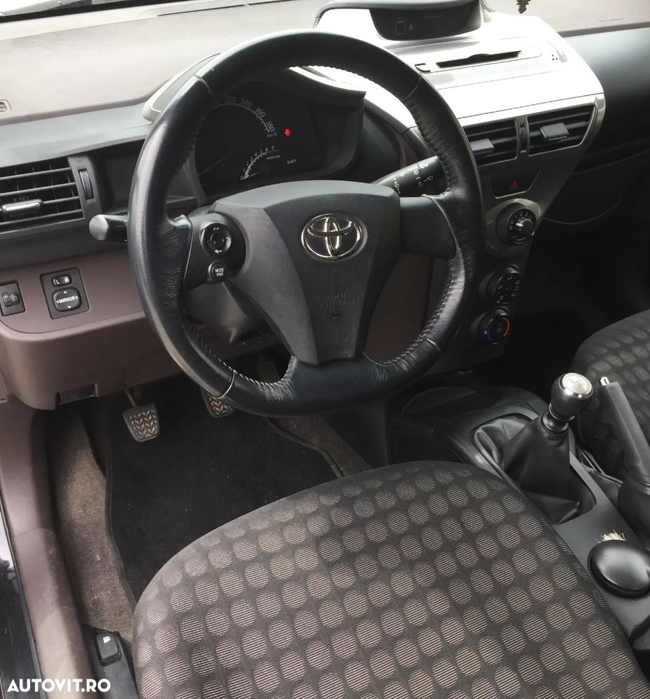 Toyota iQ 1.0 - 1