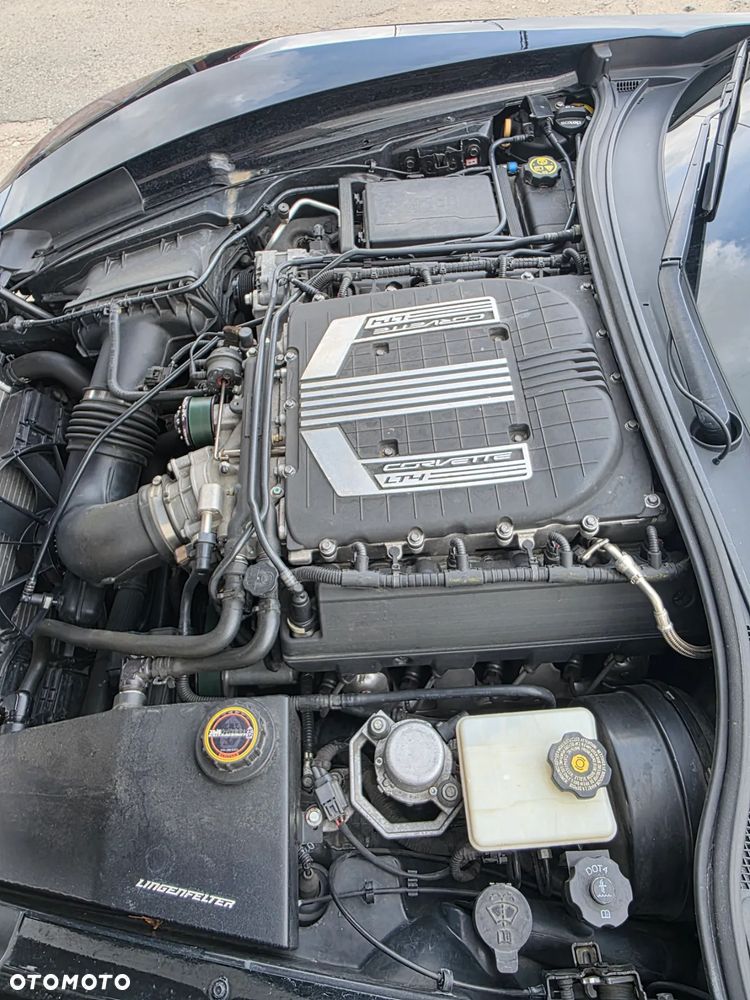 Chevrolet Corvette - 17