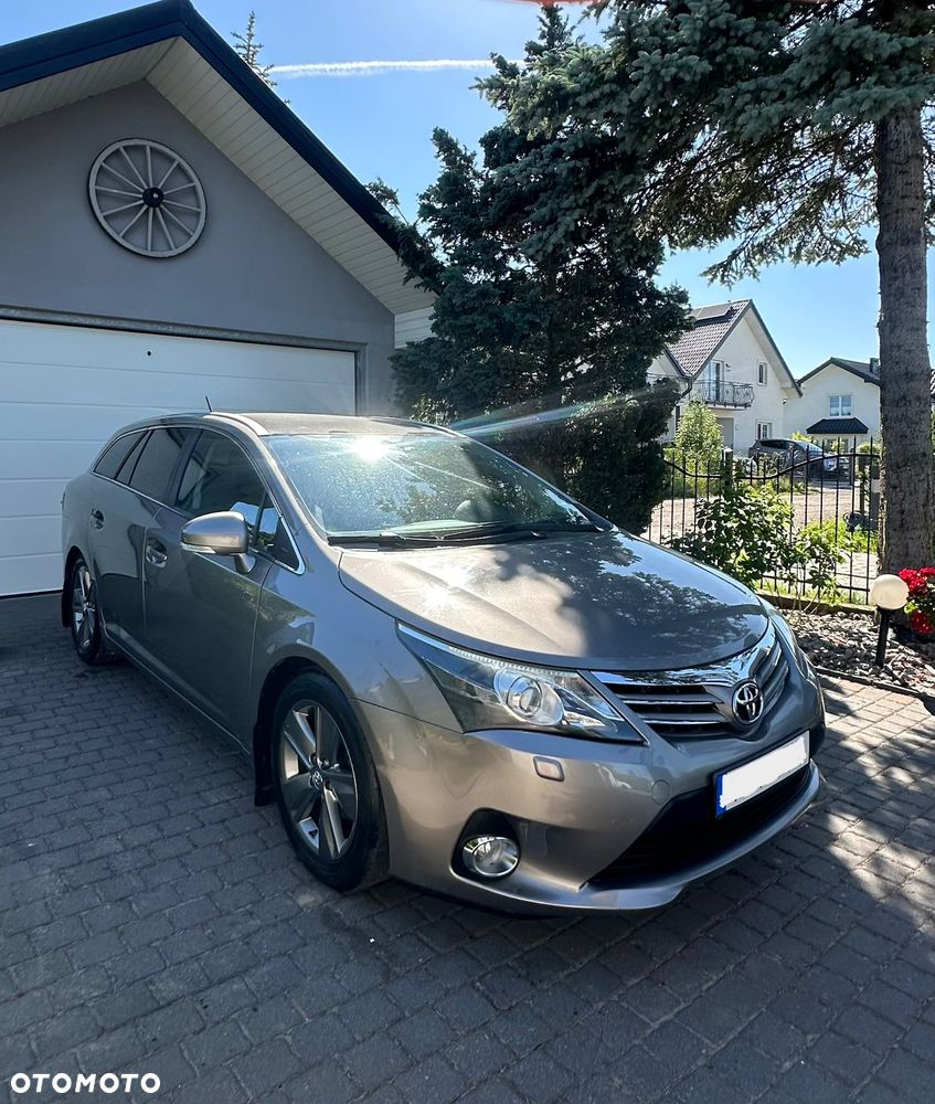 Toyota Avensis 1.8 Comfort - 8