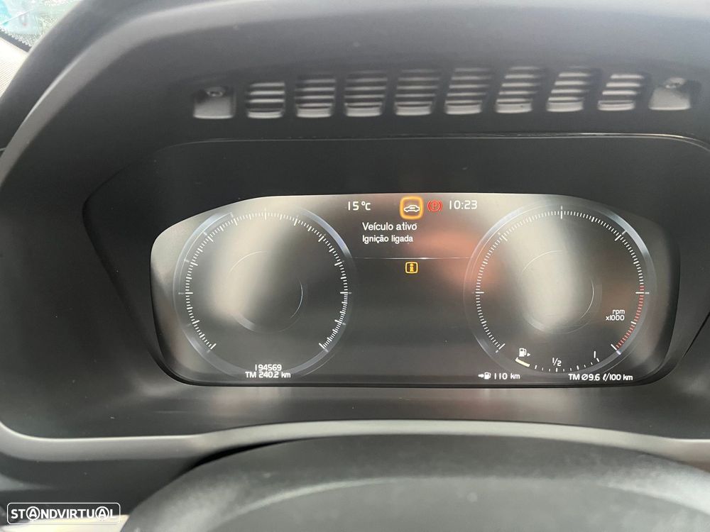 Volvo XC 90 2.0 D4 Momentum - 16