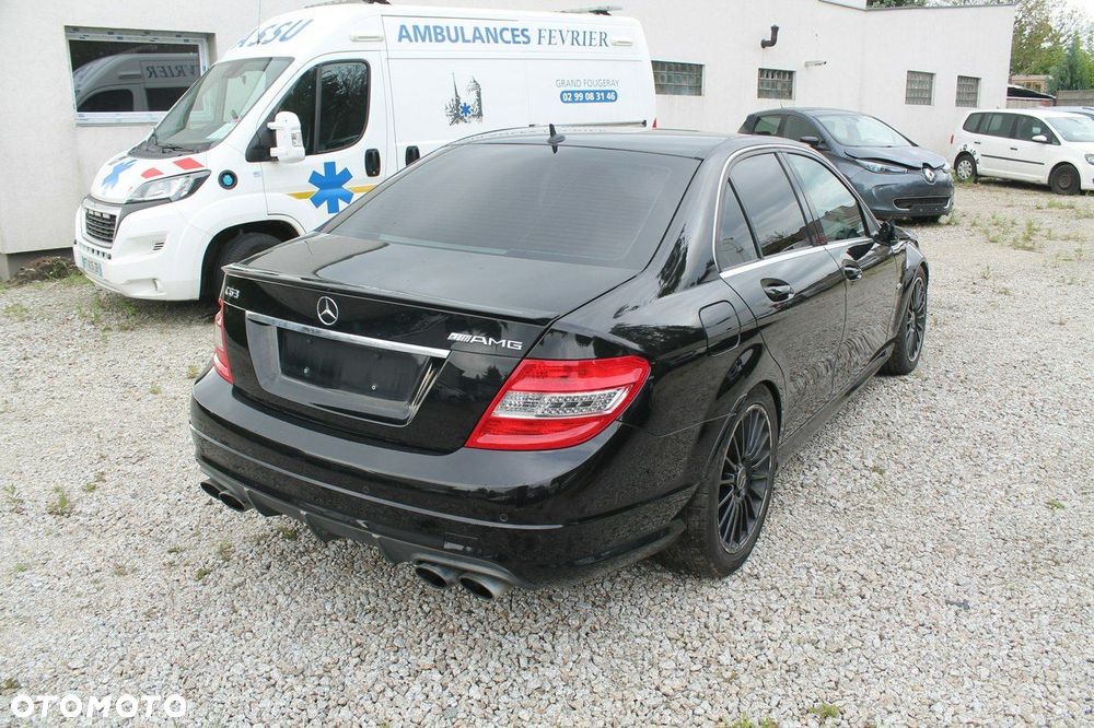 Mercedes-Benz Klasa C 63 AMG - 5