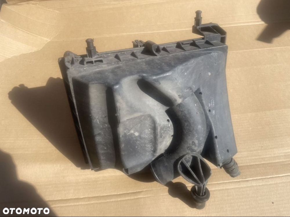 93394742 obudowa filtra powietrza Opel meriva a - 2