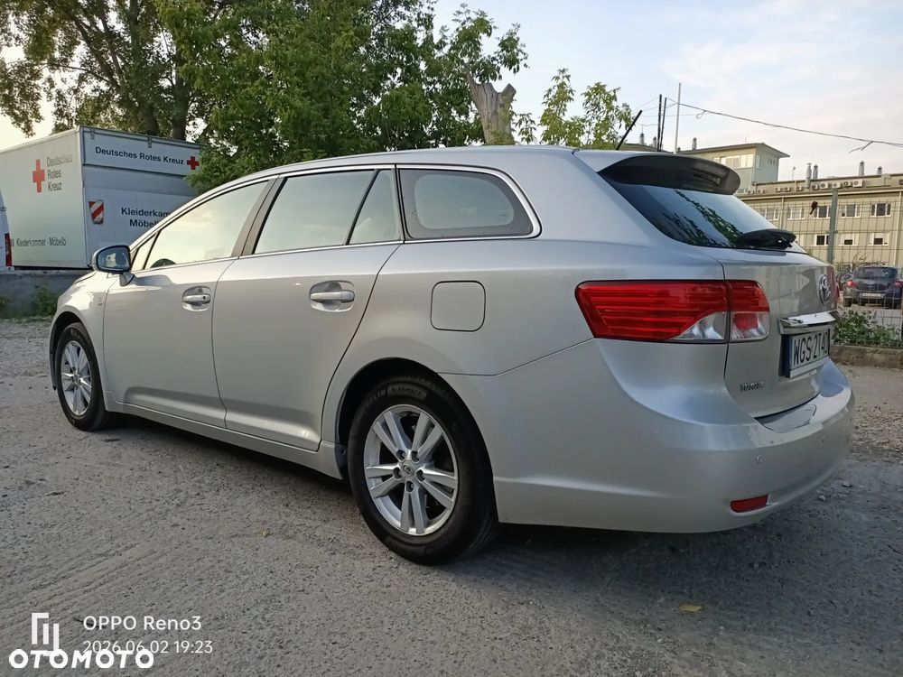 Toyota Avensis 1.8 Sol - 10