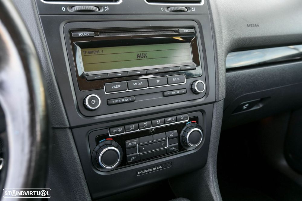 VW Golf 1.6 TDi Confortline DSG - 26