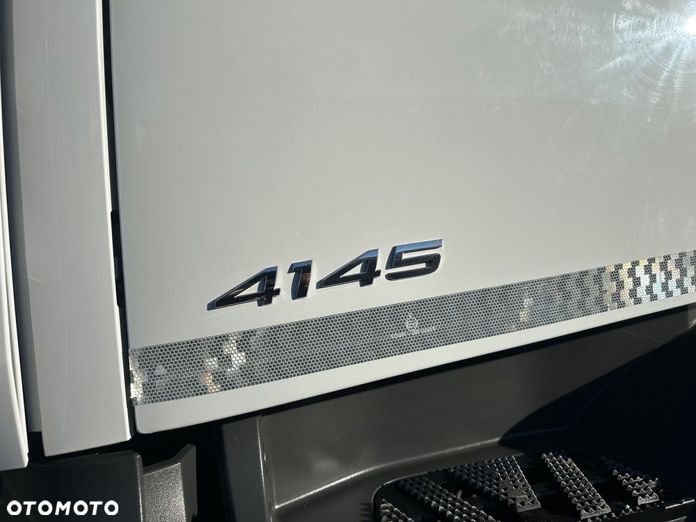 Mercedes-Benz Arosc 4145 - 14