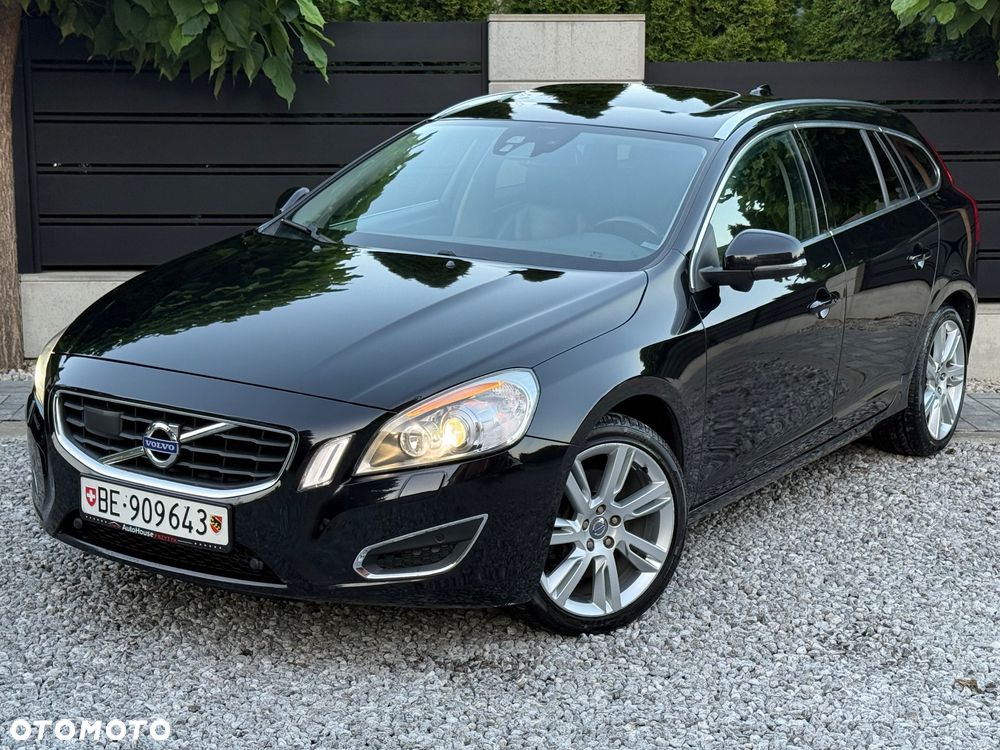 Volvo V60 T6 AWD Geartronic Momentum - 2
