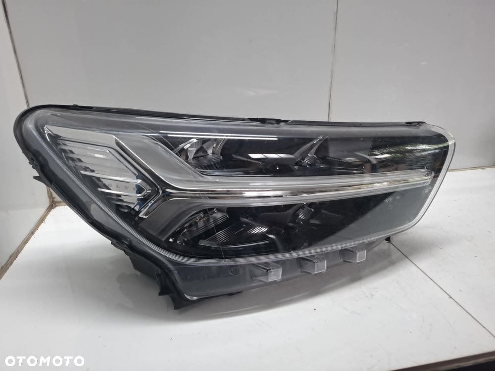 LAMPA PRAWA PRZEDNIA PRZÓD VOLVO XC40 17- FULL LED 31446779 - 3