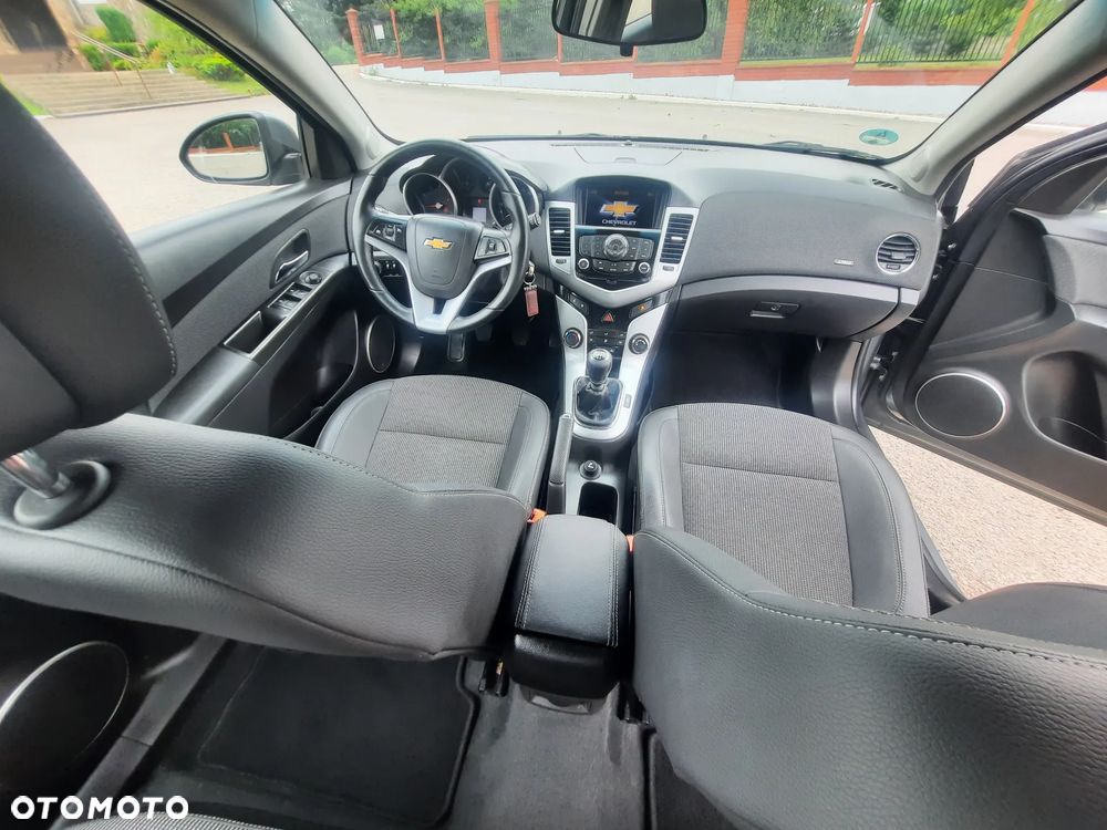 Chevrolet Cruze 1.6 LS+ - 7