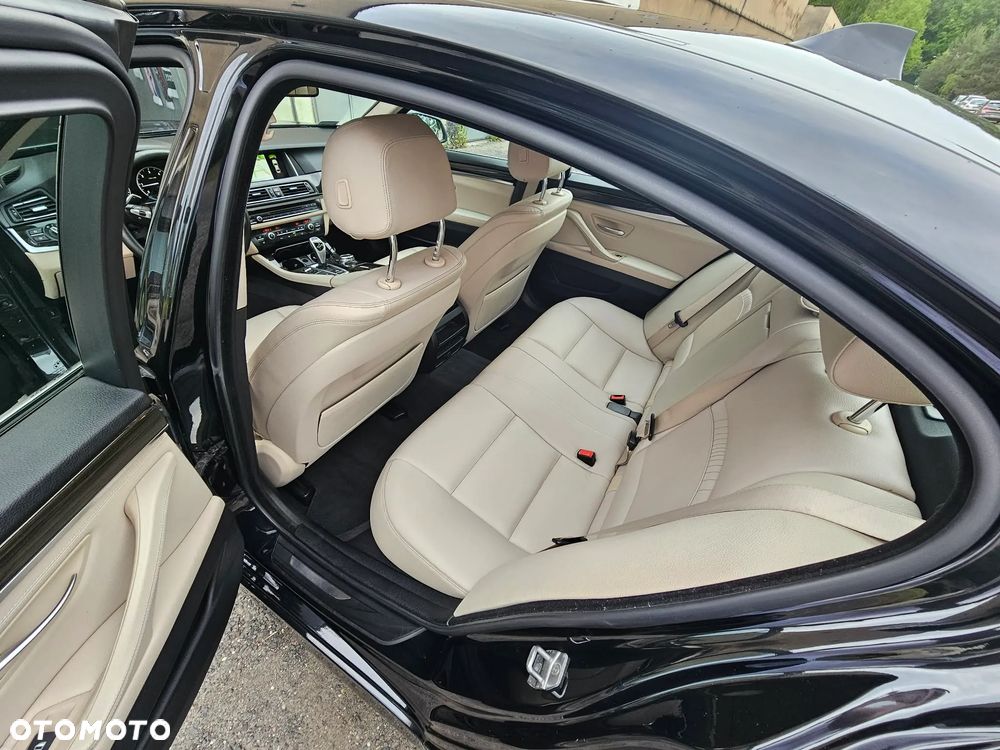 BMW Seria 5 525d xDrive Luxury Line - 15