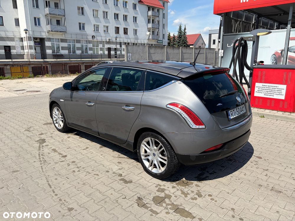 Lancia Delta 2.0 MJ Platino - 5